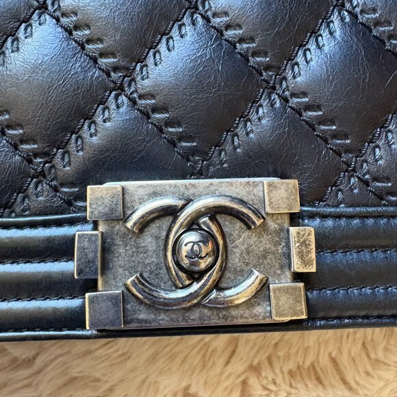 Large Chanel boy bag - Picture 7 of 11